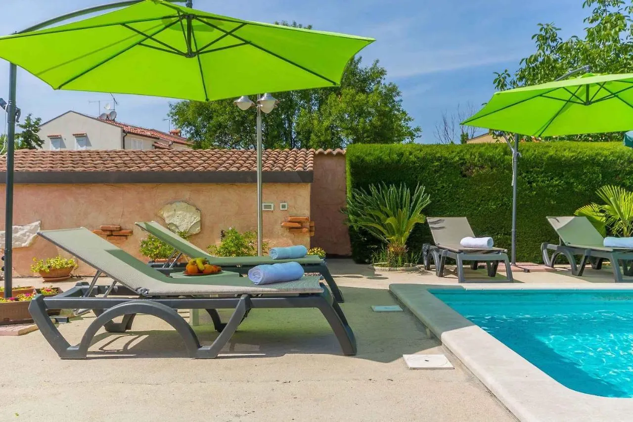 House And Apt In Porec - Istrien 42536 アパート