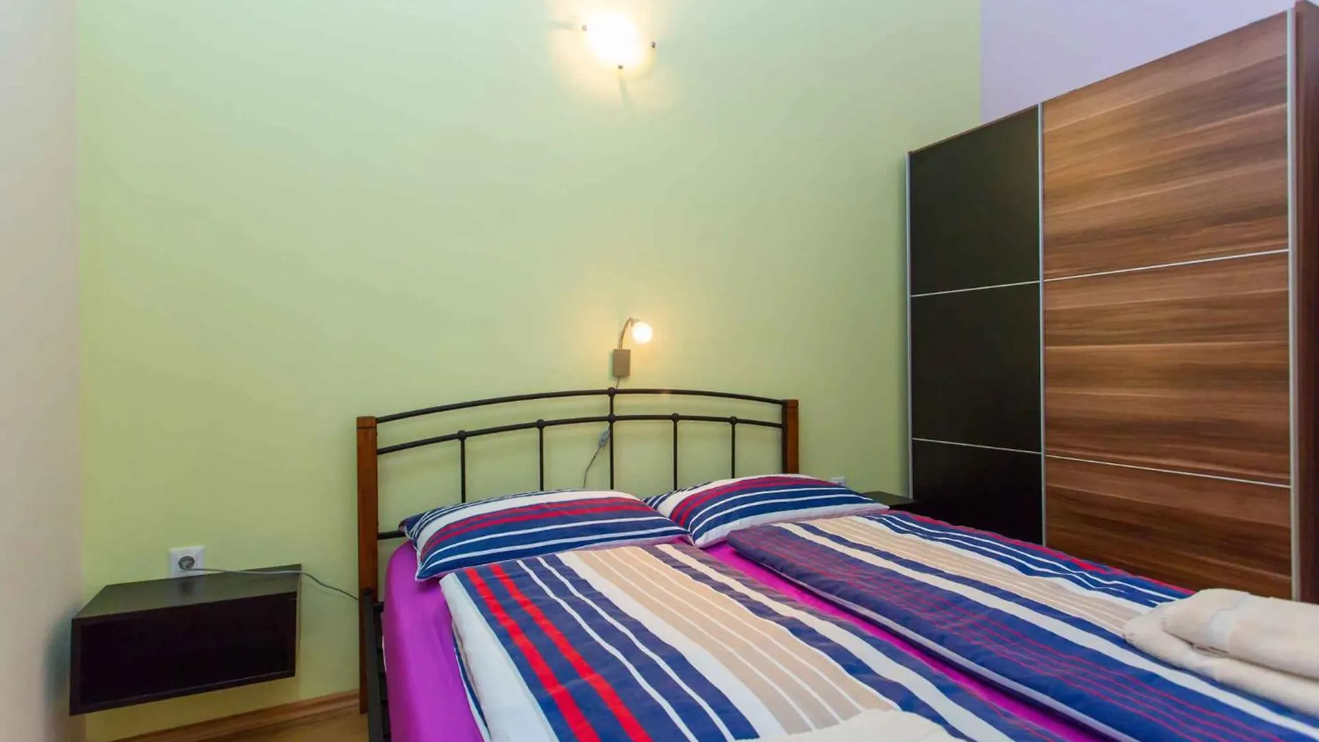 House And Apt In Porec - Istrien 42536 0*,